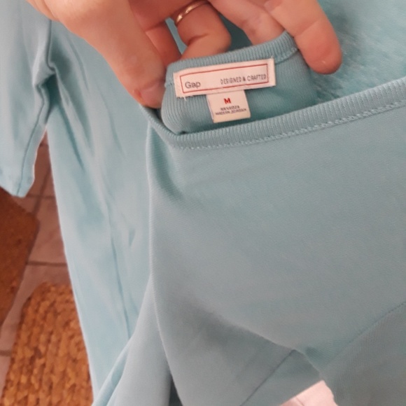 Low Back Top - Picture 4 of 4